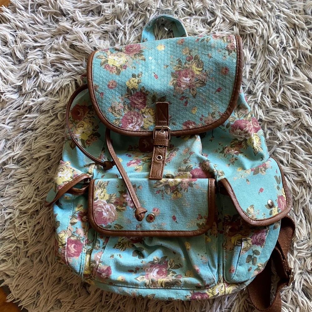 Cute flower backpack - Picture 2 of 7
